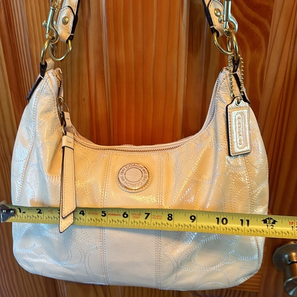 Coach F19282 Signature Stitched Patent Leather Shoulder Bag Purse Cream - Picture 12 of 13